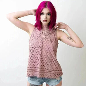 Makeup Blush Pink Eyelash Lace Short Choke Collar Tank Shirt - S